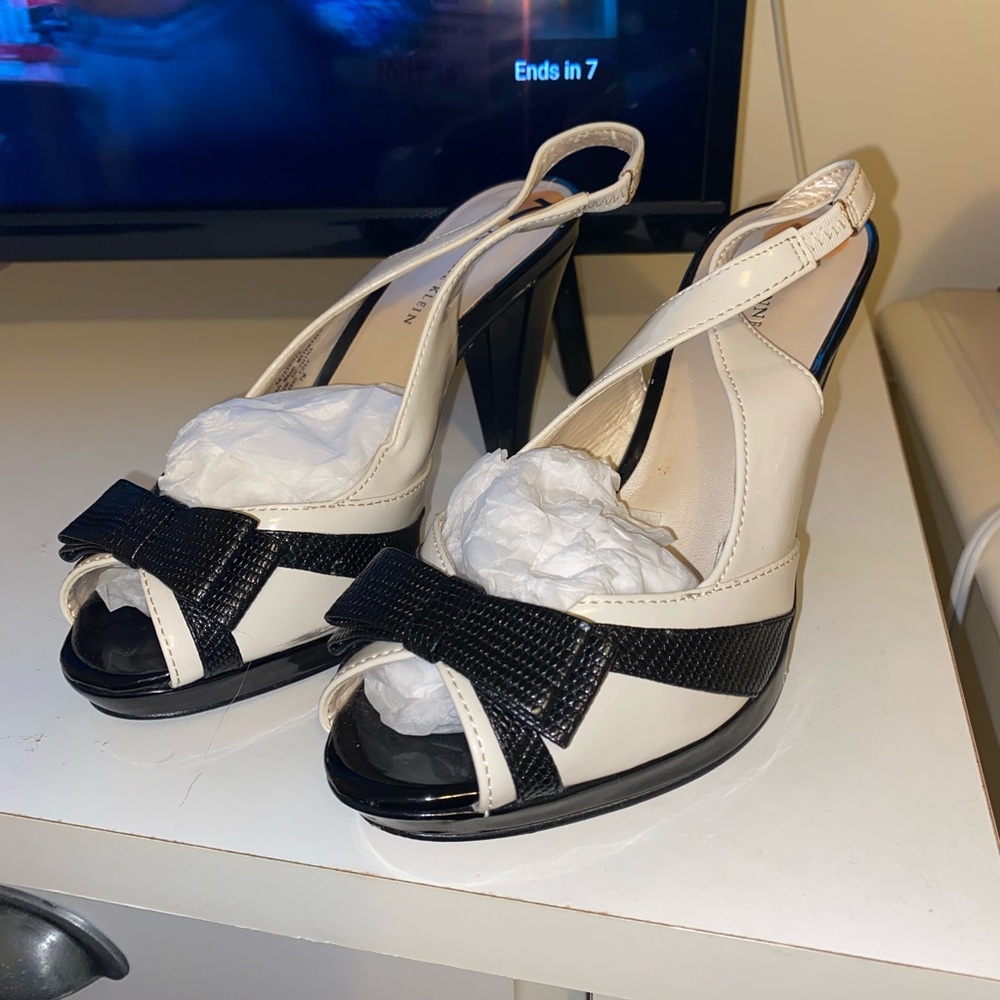 Bow Heels